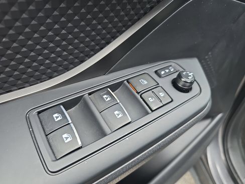 Used 2018 Toyota C-HR XLE image 17