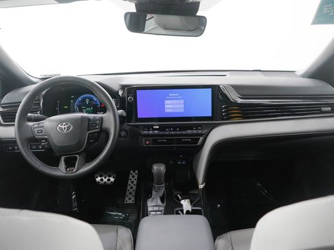Used 2026 Toyota Camry SE w/ Multimedia Upgrade Package FWD image 15
