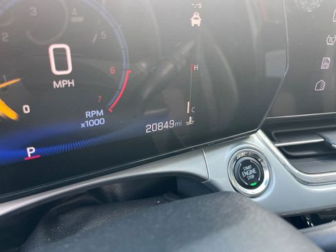 Used 2025 Chevrolet Trax LT image 39