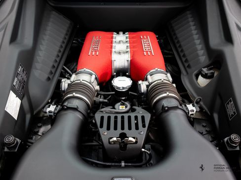 Used 2010 Ferrari 458 Italia Coupe RWD image 5
