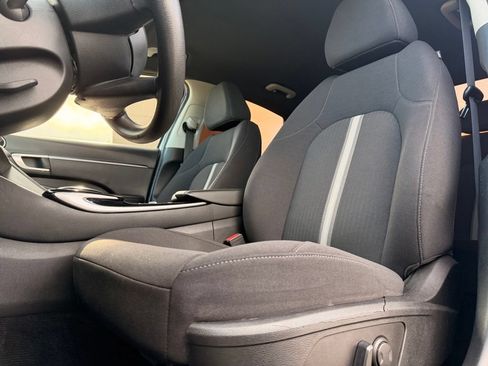 Used 2023 Hyundai Sonata SEL w/ Cargo Package FWD image 2