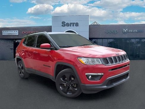 Used 2018 Jeep Compass Latitude AWD/4WD image 1