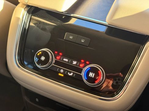 Used 2018 Lincoln Navigator L Reserve w/ Technology Package image 30