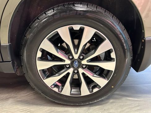 Used 2017 Subaru Outback 2.5i Limited w/ Popular Package #5 AWD/4WD image 23