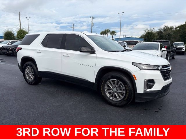 Used 2023 Chevrolet Traverse LS FWD image 1
