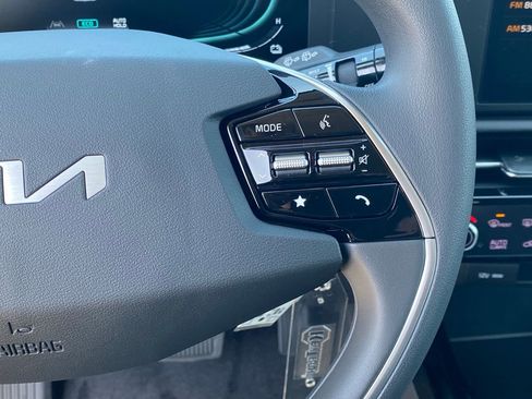 New 2026 Kia Niro EX FWD image 13