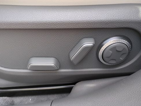 New 2026 Genesis GV60 RWD image 16