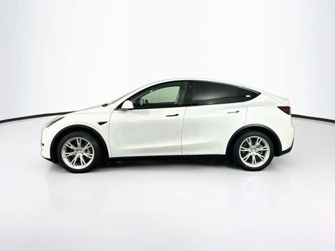 Used 2021 Tesla Model Y Long Range AWD/4WD image 4
