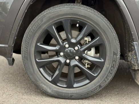 Used 2021 Jeep Grand Cherokee Altitude AWD/4WD image 9