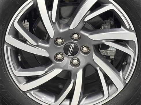 Used 2024 Lincoln Corsair FWD w/ Equipment Group 101A image 5