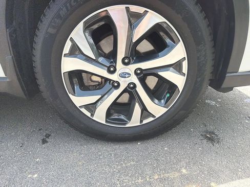 Certified 2022 Subaru Outback Touring XT w/ Popular Package #2 AWD/4WD image 26