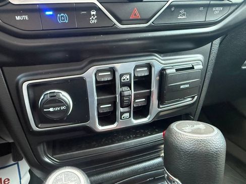 Used 2023 Jeep Wrangler Unlimited w/ Cold Weather Group AWD/4WD image 29