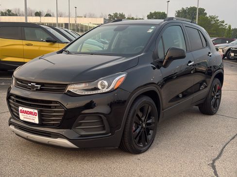 Certified 2019 Chevrolet Trax LT w/ Redline Edition FWD image 2