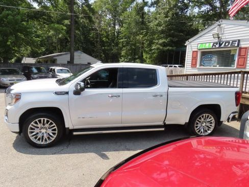 Used 2019 GMC Sierra 1500 Denali w/ Denali Ultimate Package AWD/4WD image 8