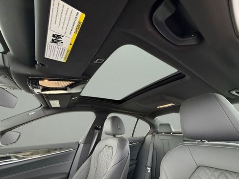 Used 2023 BMW 540i w/ Premium Package image 32