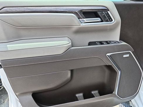 Certified 2026 Chevrolet Silverado 1500 LTZ w/ LTZ Convenience Package II AWD/4WD image 11