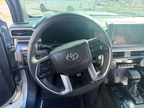 Used 2025 Toyota Tacoma TRD Sport AWD/4WD image 11