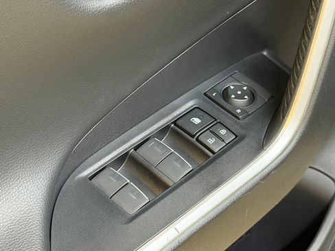 Used 2022 Toyota RAV4 XSE AWD/4WD image 25