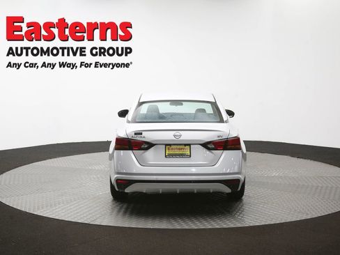 Used 2024 Nissan Altima 2.5 SV FWD image 36