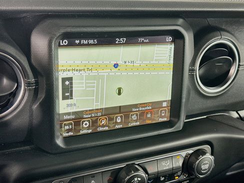 Used 2023 Jeep Wrangler Unlimited Sahara w/ Cold Weather Group AWD/4WD image 21