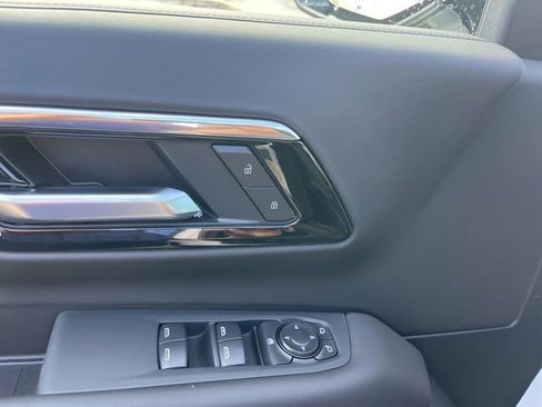 New 2026 Chevrolet Suburban LS image 14