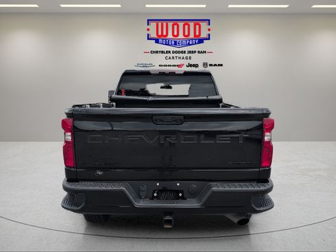Used 2021 Chevrolet Silverado 2500 Custom w/ Custom Value Package AWD/4WD image 4
