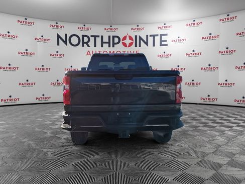 Used 2024 Chevrolet Silverado 2500 Custom w/ Custom Value Package image 6