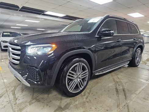 Certified 2025 Mercedes-Benz GLS 450 4MATIC image 4