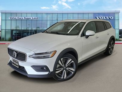 Used 2025 Volvo V60 B5 Cross Country Plus