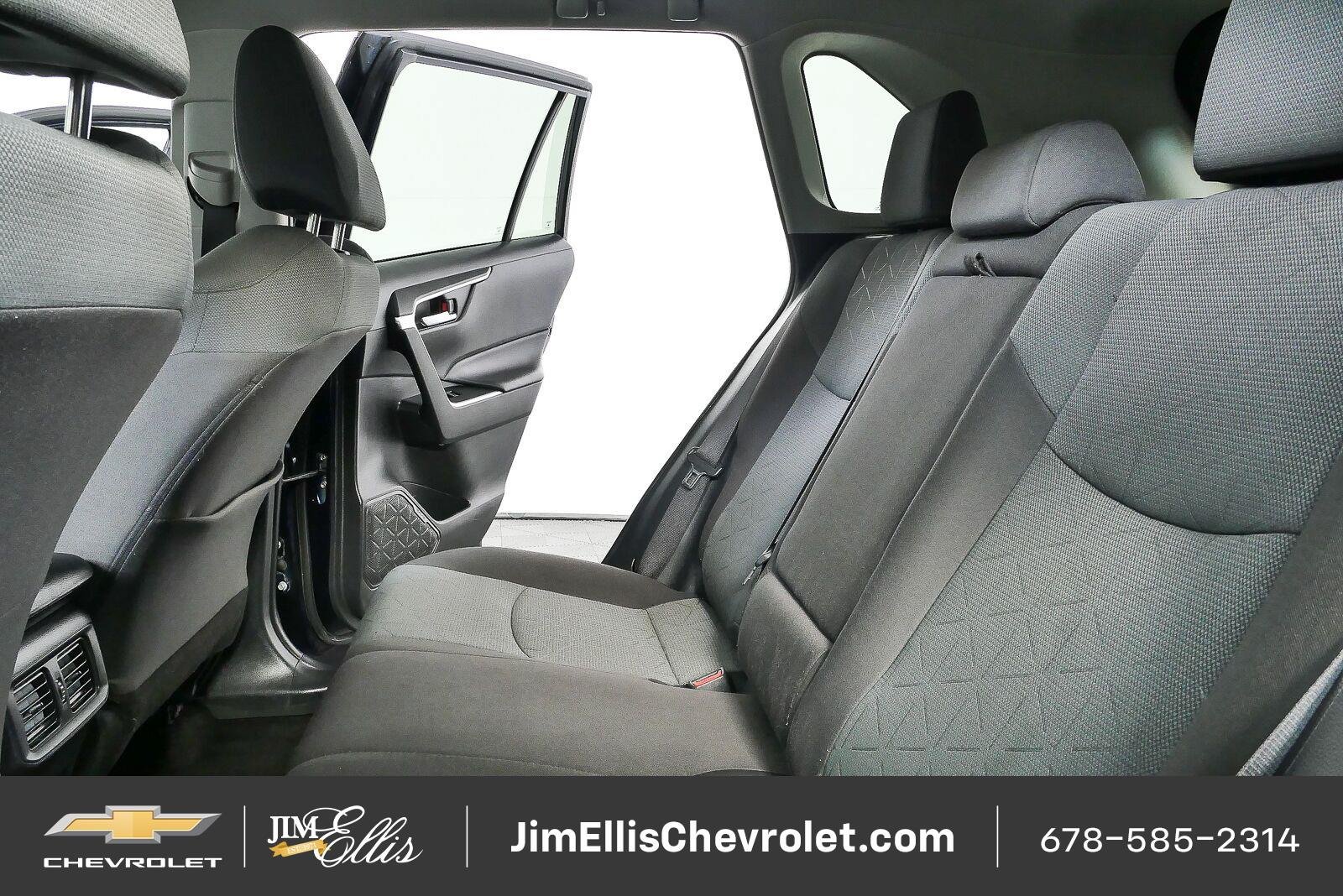 Used 2024 Toyota RAV4 XLE FWD image 21