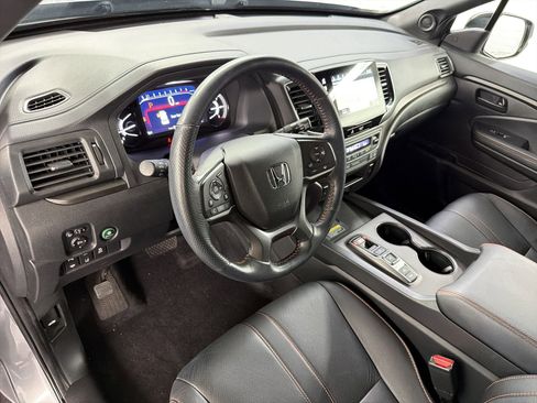 Certified 2024 Honda Passport TrailSport image 4