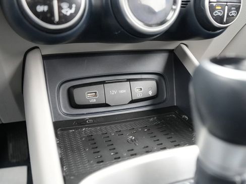 Certified 2023 Hyundai Venue Limited w/ Cargo Package image 30