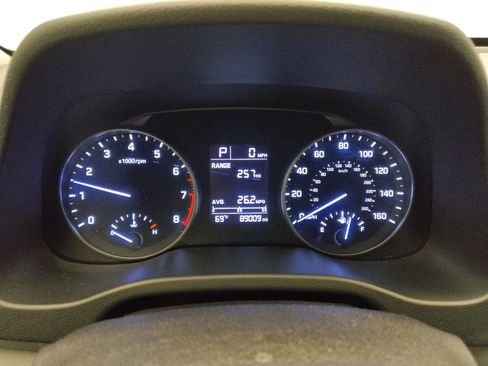 Used 2017 Hyundai Elantra SE image 23