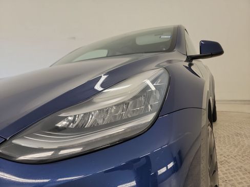 Used 2020 Tesla Model Y Long Range AWD/4WD image 9