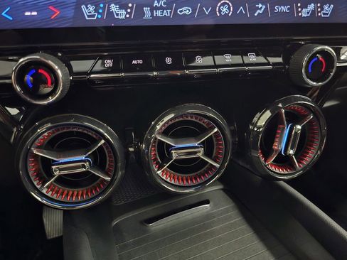 Used 2025 Chevrolet Blazer EV RS AWD/4WD image 18