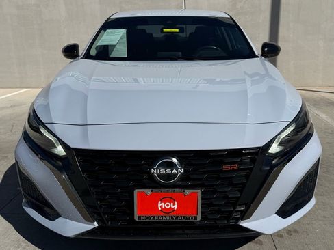 Used 2023 Nissan Altima 2.5 SR image 2