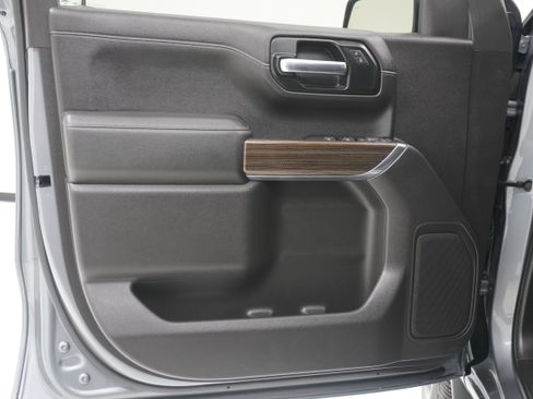 Used 2020 Chevrolet Silverado 1500 LT w/ Texas Edition image 13