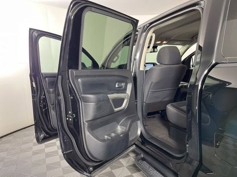 Used 2022 Nissan Titan SV w/ SV Convenience Package AWD/4WD image 40