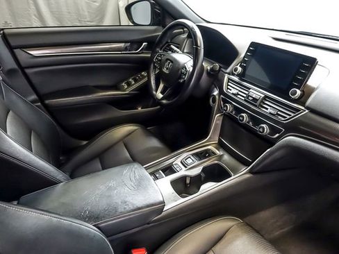 Used 2018 Honda Accord Sport image 30