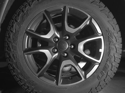 Used 2025 Jeep Compass Trailhawk AWD/4WD image 14