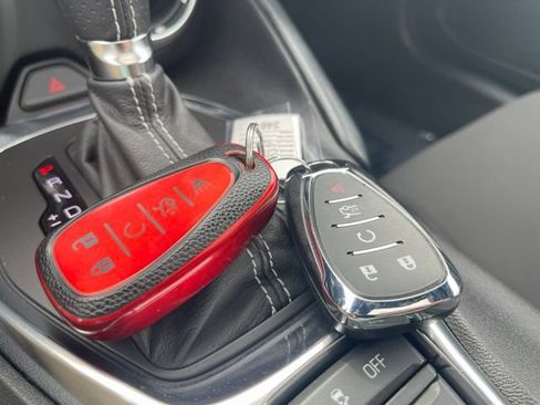 Used 2018 Chevrolet Camaro SS RWD image 8