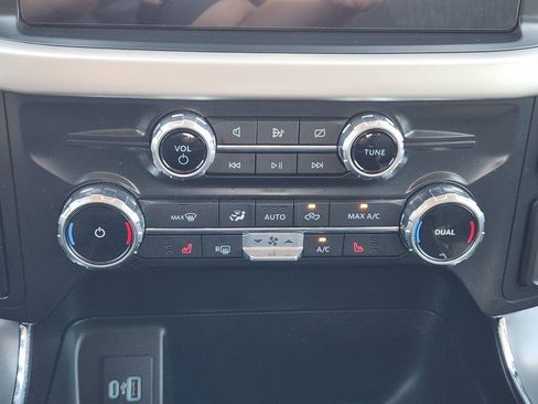 Certified 2022 Ford F150 XLT w/ Equipment Group 302A High image 18