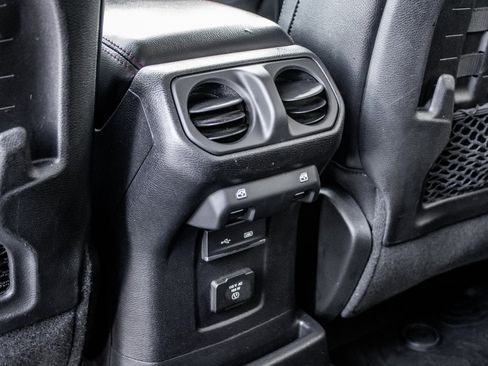 Used 2018 Jeep Wrangler Unlimited Rubicon image 28