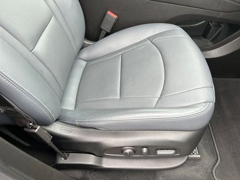 Used 2023 Buick Enclave Essence AWD/4WD image 46