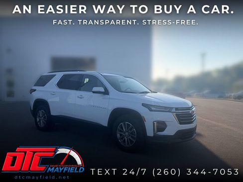 Used 2023 Chevrolet Traverse LT FWD image 1