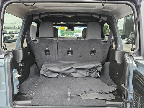 Used 2025 Jeep Wrangler Unlimited Rubicon AWD/4WD image 30