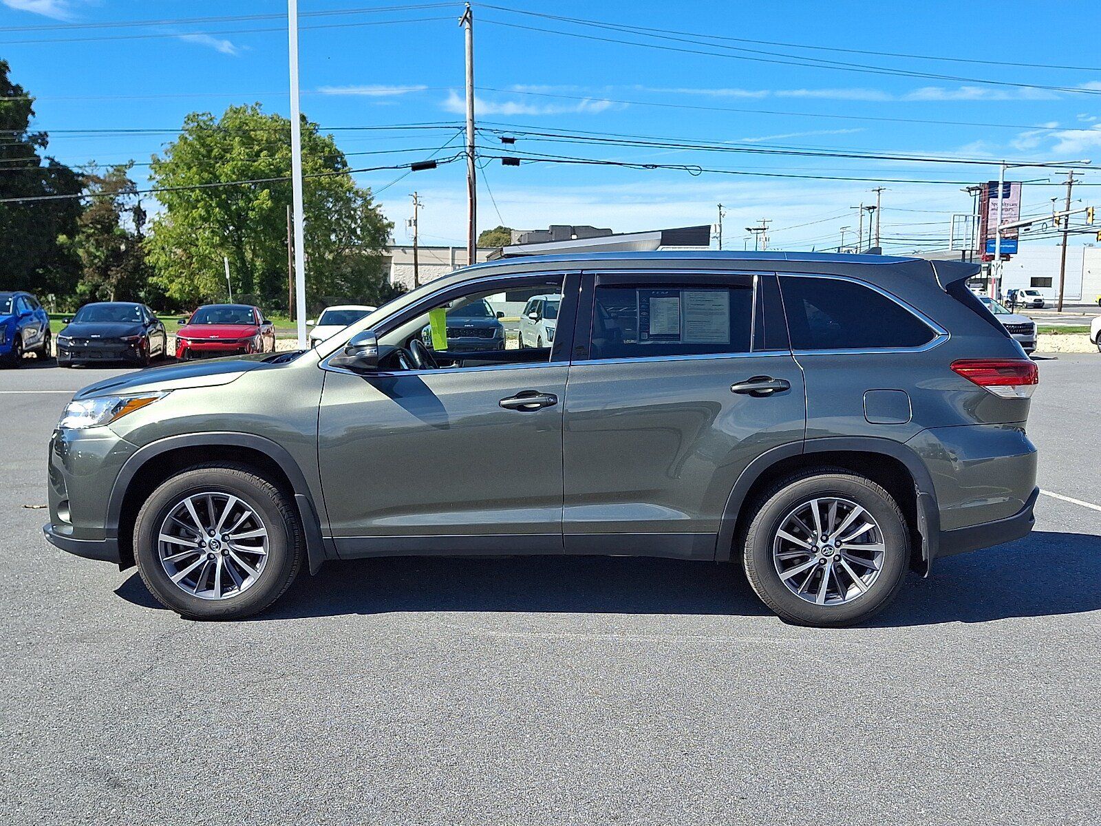 Used 2019 Toyota Highlander XLE AWD/4WD image 7
