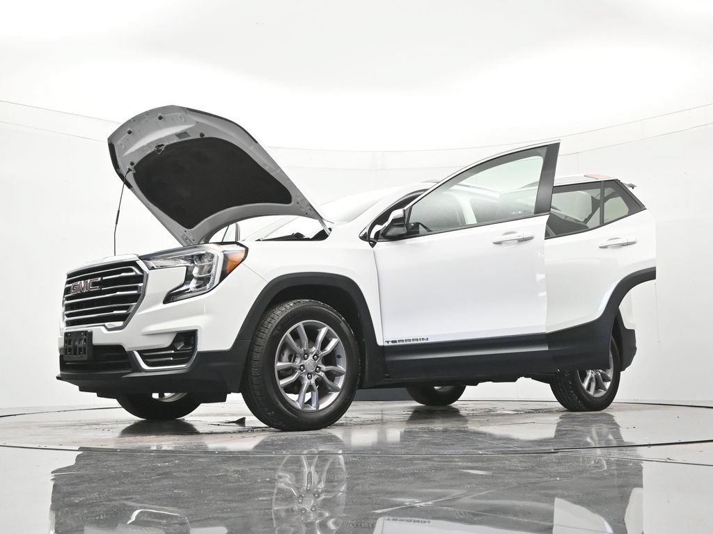 Used 2024 GMC Terrain SLT AWD/4WD image 48