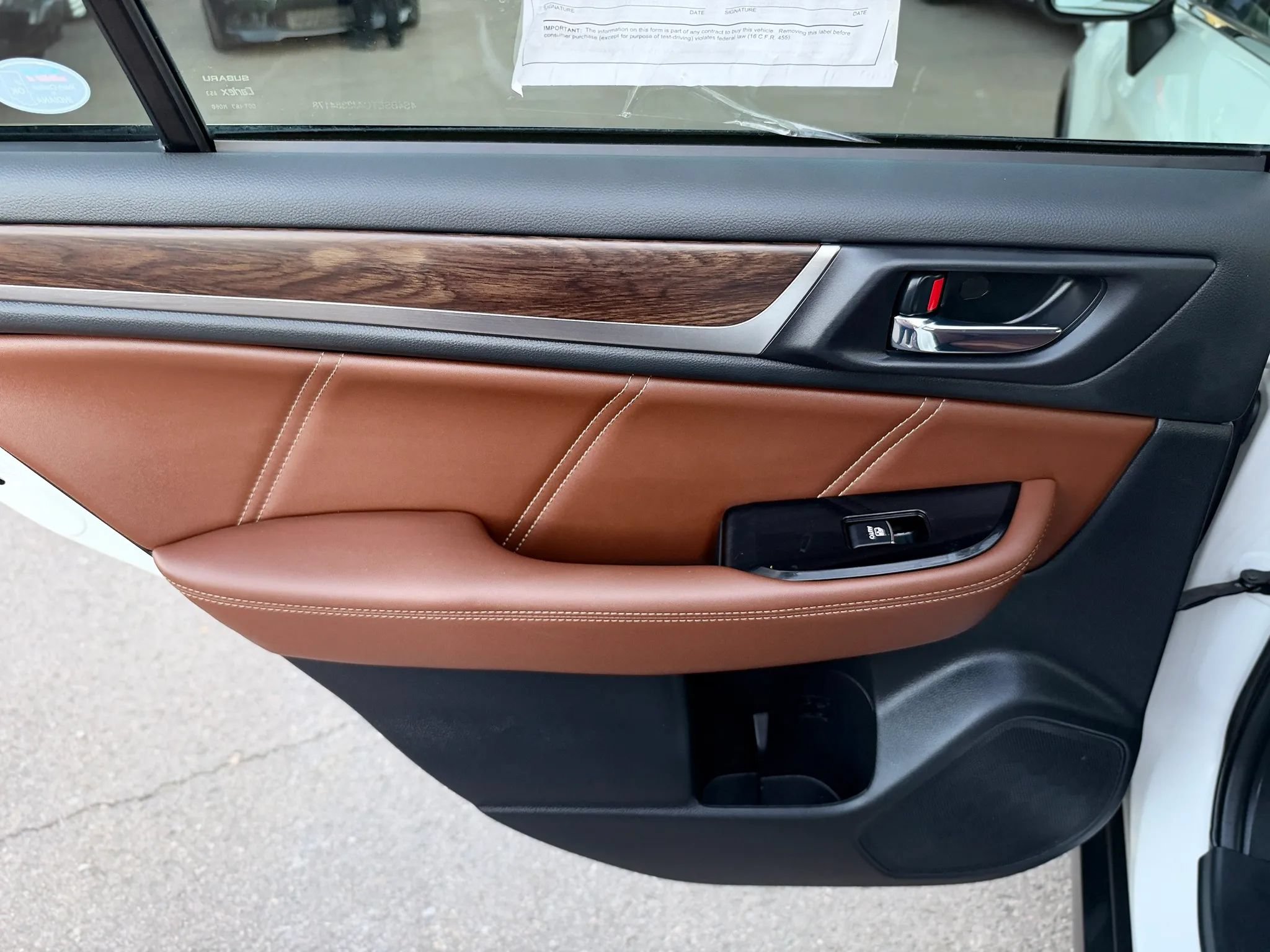 Used 2018 Subaru Outback 3.6R Touring AWD/4WD image 17