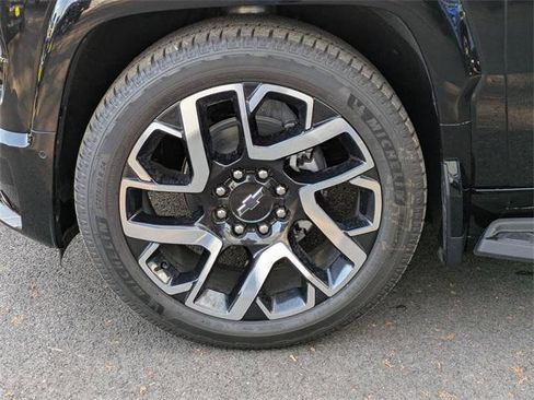 New 2025 Chevrolet Silverado EV RST image 36